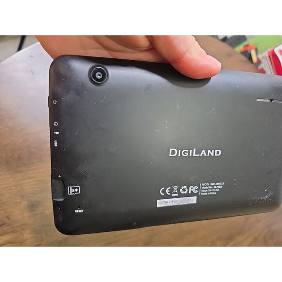 DigiLand DL701Q 7" Android Tablet – 8GB – Wi-Fi – Black - Picture 12 of 16